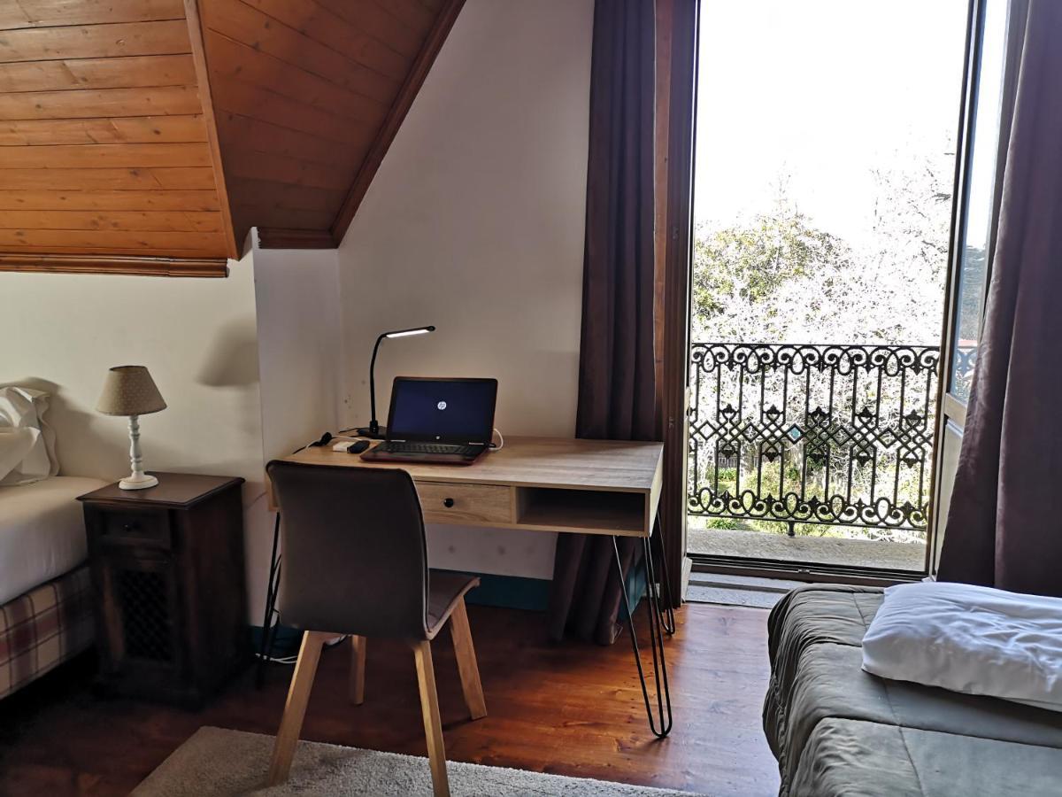 Guest House Villa Dos Poetas Sintra Exterior photo A room at the hostel