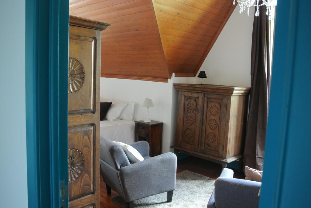 Guest House Villa Dos Poetas Sintra Room photo The interior of the house
