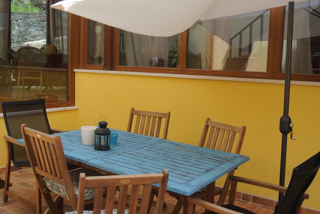 Guest House Villa Dos Poetas Sintra Exterior photo A patio set