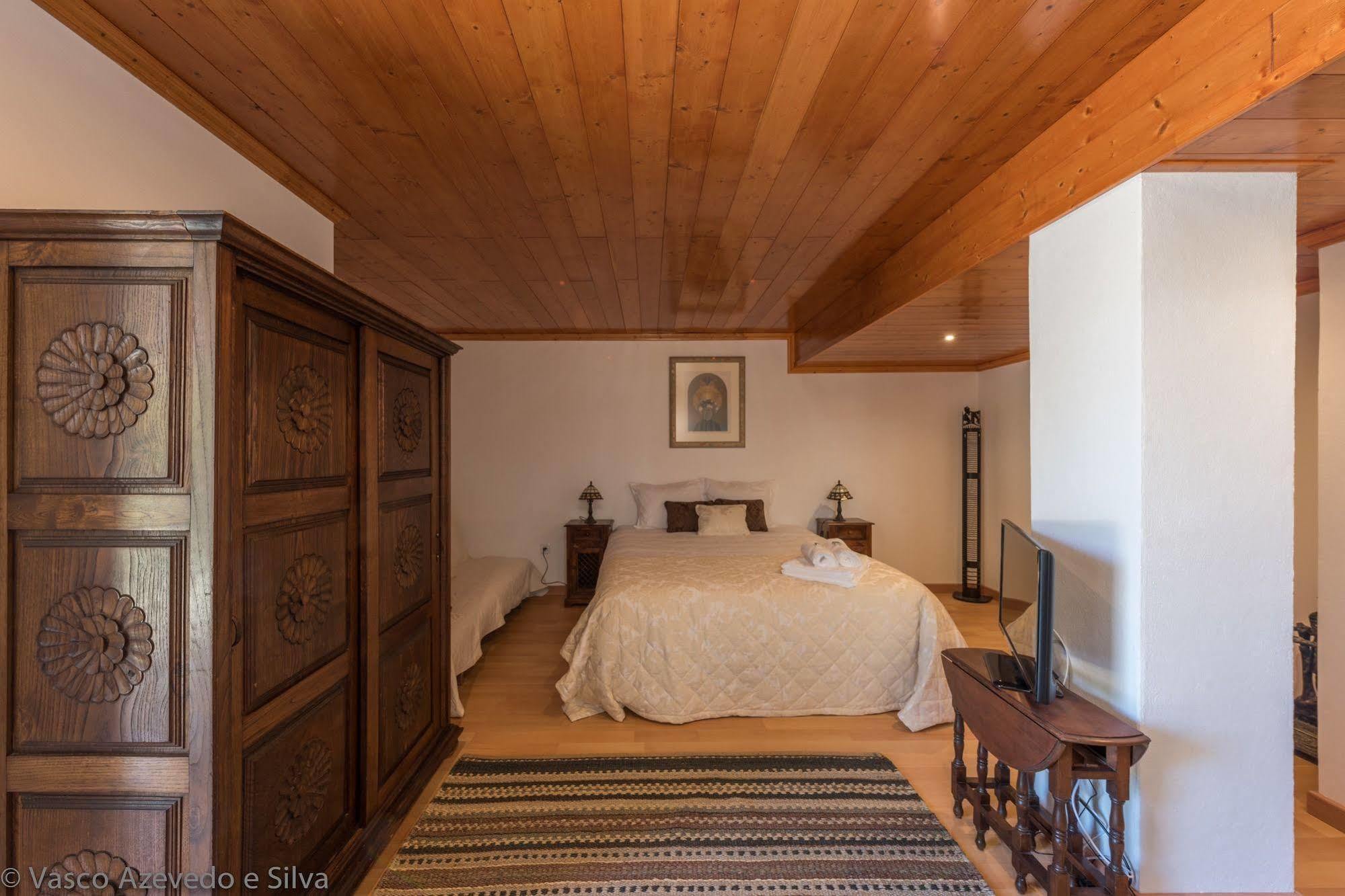 Guest House Villa Dos Poetas Sintra Exterior photo A bedroom at the hotel