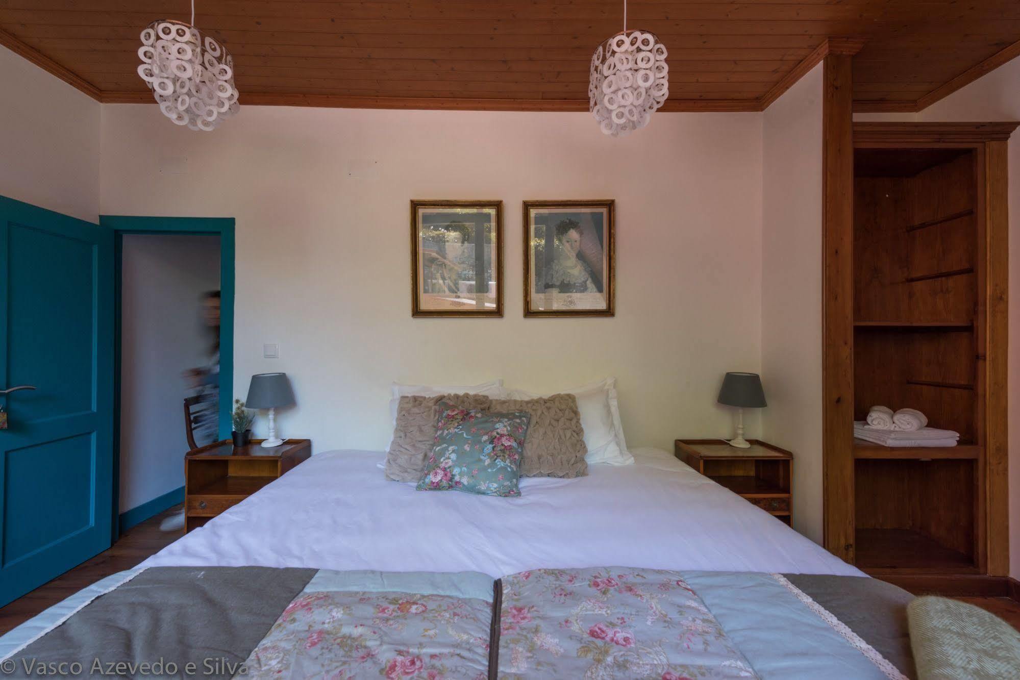 Guest House Villa Dos Poetas Sintra Exterior photo A bedroom at the hotel